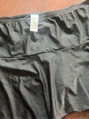 Time and Tru Black Stretch Skirt